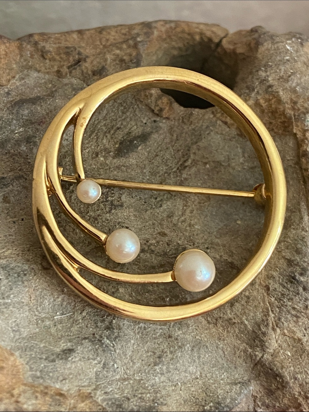 Vintage MONET Gold-Tone 3 Faux Pearl Circular Swirl Broach